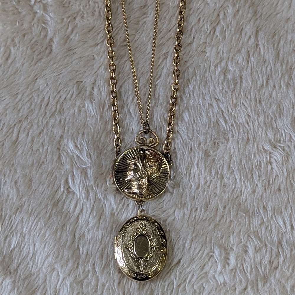 Vintage Goldtone Double Strand Roman Medallion And Oval Locket Pendant Necklace - Picture 8 of 8